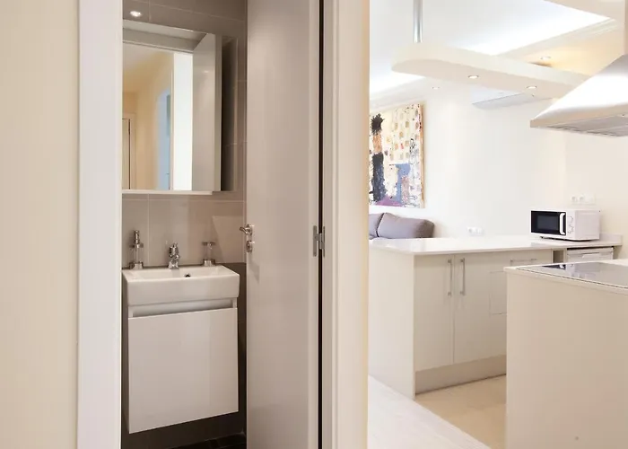 Barnapartments Rambla Cataluña Apartamento *